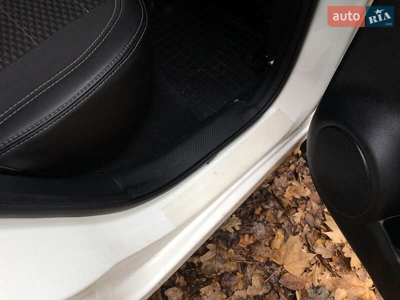 Внедорожник / Кроссовер Nissan Qashqai 2015 в Тернополе фото 40 Внедорожник / Кроссовер Nissan Qashqai 2015 в Тернополе