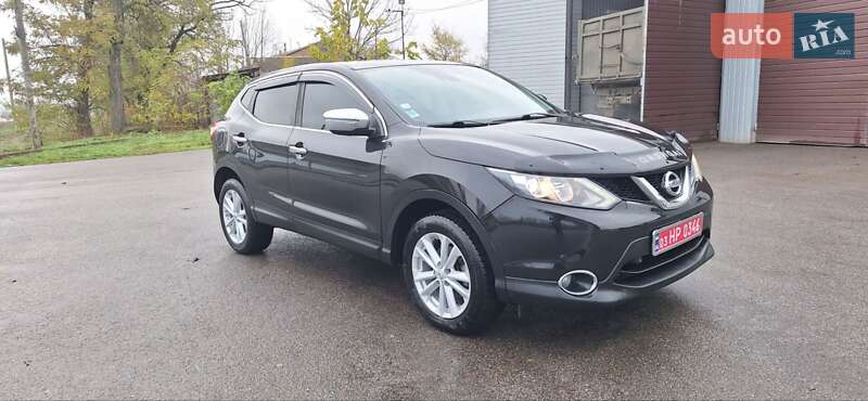 Внедорожник / Кроссовер Nissan Qashqai 2015 в Новоархангельске