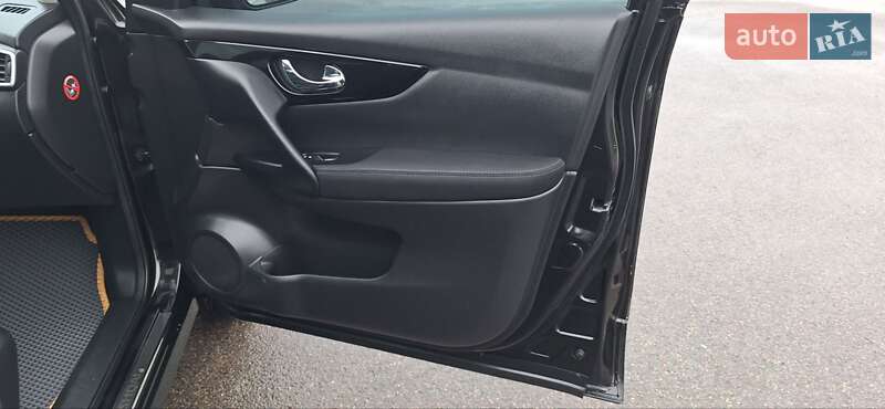 Внедорожник / Кроссовер Nissan Qashqai 2015 в Новоархангельске