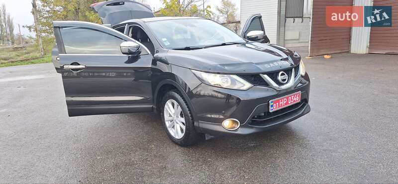 Внедорожник / Кроссовер Nissan Qashqai 2015 в Новоархангельске