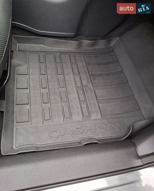 Внедорожник / Кроссовер Nissan Qashqai 2017 в Дубно