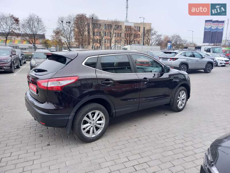 Позашляховик / Кросовер Nissan Qashqai 2015 в Полтаві