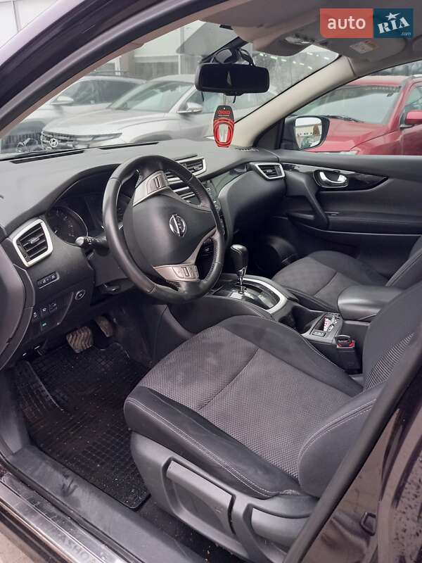 Позашляховик / Кросовер Nissan Qashqai 2015 в Полтаві