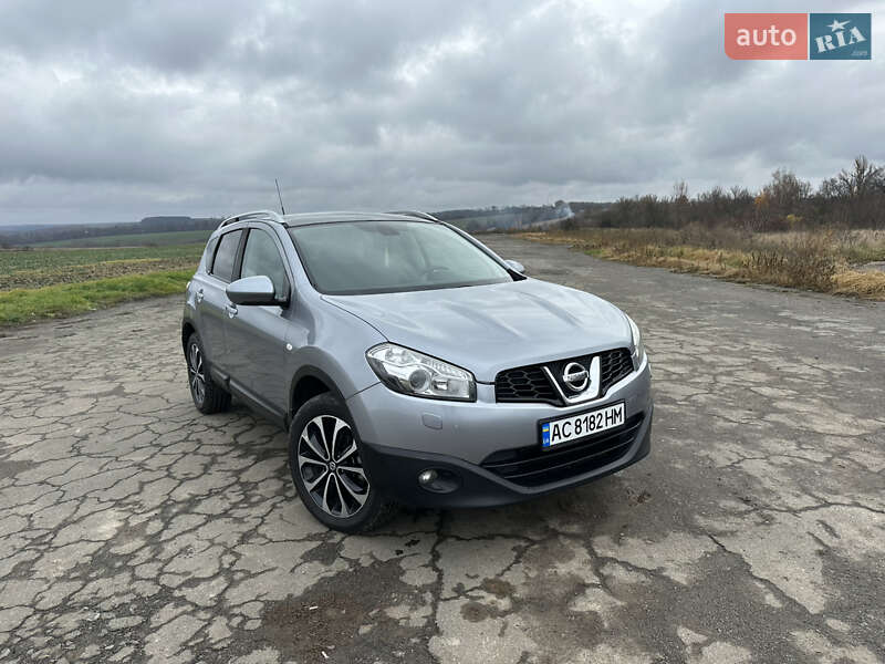 Внедорожник / Кроссовер Nissan Qashqai 2010 в Хмельницком