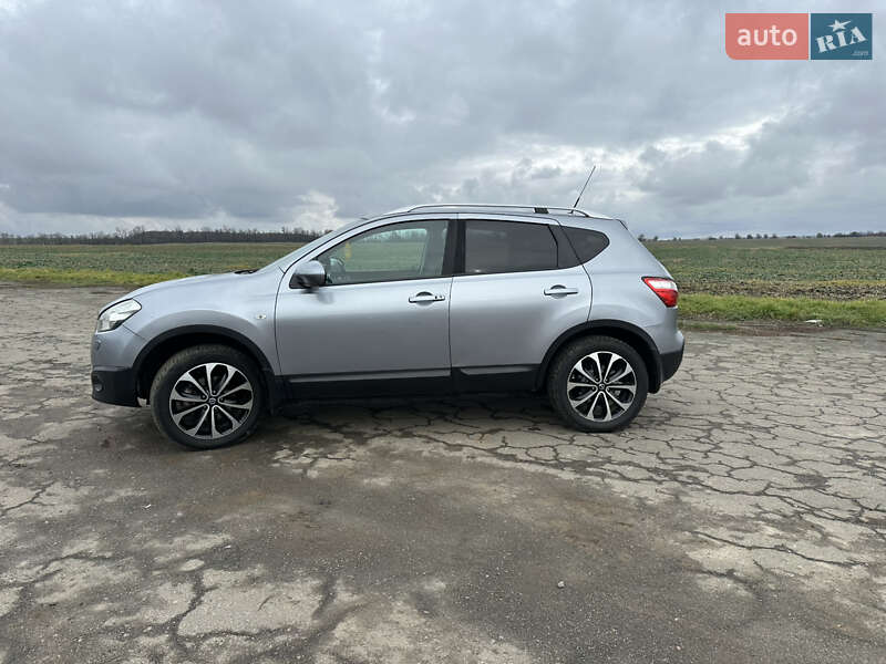 Внедорожник / Кроссовер Nissan Qashqai 2010 в Хмельницком