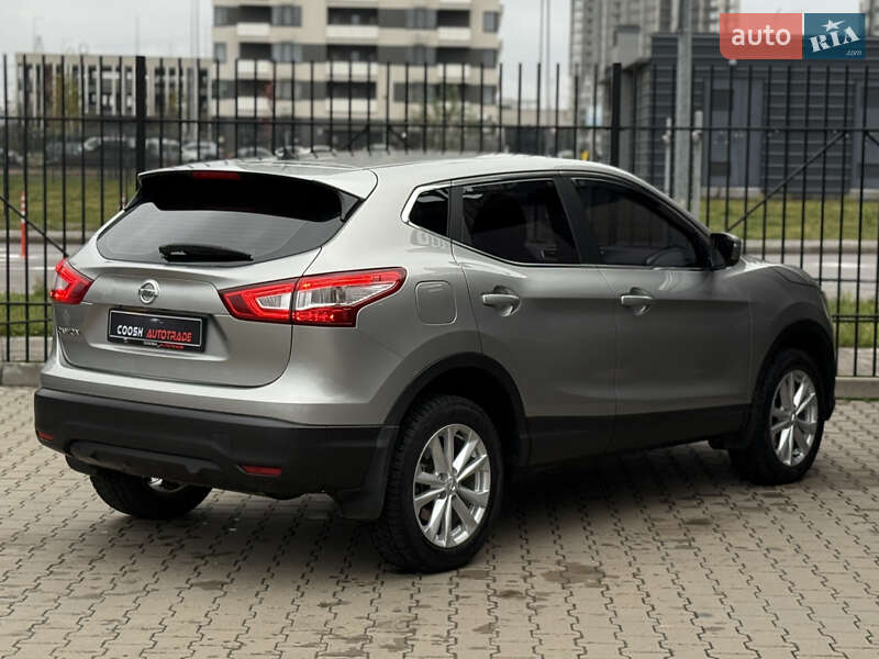 Внедорожник / Кроссовер Nissan Qashqai 2015 в Киеве