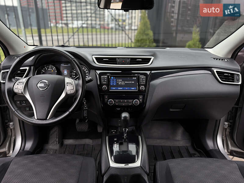 Внедорожник / Кроссовер Nissan Qashqai 2015 в Киеве
