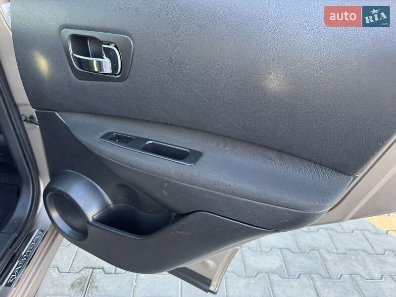 Позашляховик / Кросовер Nissan Qashqai 2012 в Луцьку