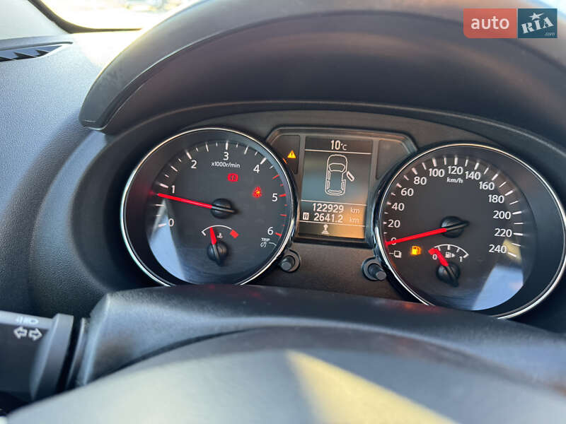 Позашляховик / Кросовер Nissan Qashqai 2012 в Луцьку