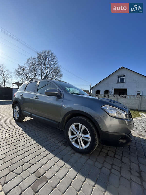Позашляховик / Кросовер Nissan Qashqai 2011 в Турійську