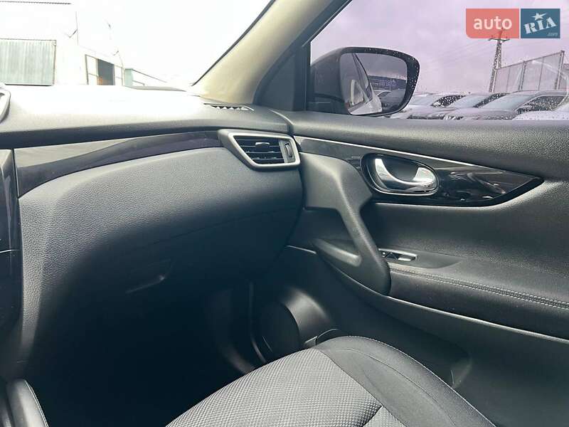 Внедорожник / Кроссовер Nissan Qashqai 2017 в Львове фото 32 Внедорожник / Кроссовер Nissan Qashqai 2017 в Львове