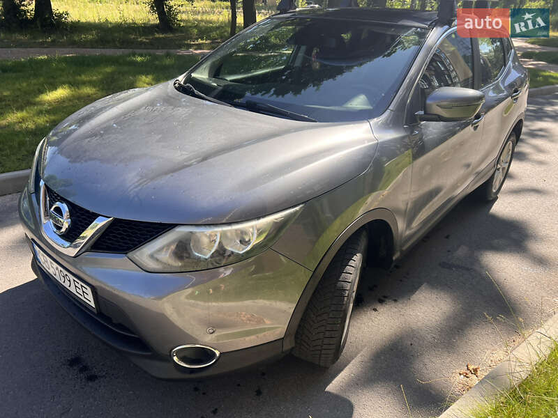 Внедорожник / Кроссовер Nissan Qashqai 2015 в Чернигове