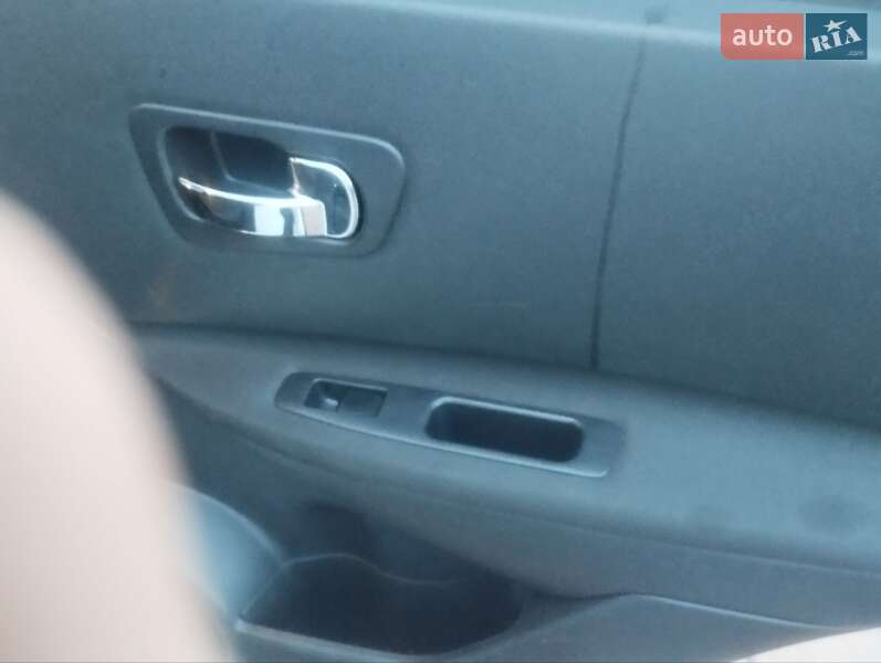 Внедорожник / Кроссовер Nissan Qashqai 2011 в Новых Санжарах