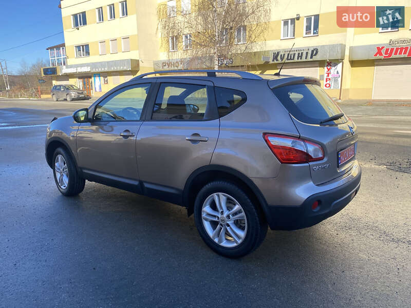 Внедорожник / Кроссовер Nissan Qashqai 2010 в Ивано-Франковске