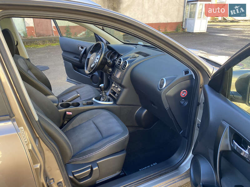 Внедорожник / Кроссовер Nissan Qashqai 2010 в Ивано-Франковске