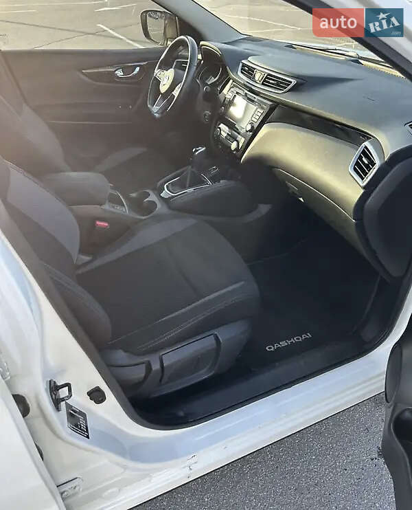 Позашляховик / Кросовер Nissan Qashqai 2018 в Дніпрі фото 17 Позашляховик / Кросовер Nissan Qashqai 2018 в Дніпрі