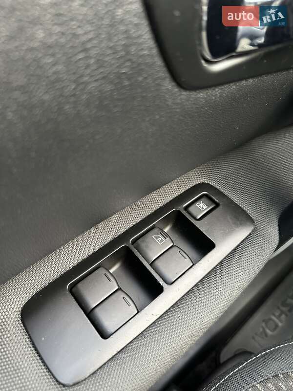 Позашляховик / Кросовер Nissan Qashqai 2008 в Сумах фото 25 Позашляховик / Кросовер Nissan Qashqai 2008 в Сумах