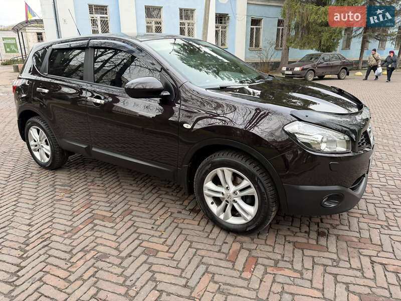 Внедорожник / Кроссовер Nissan Qashqai 2011 в Конотопе