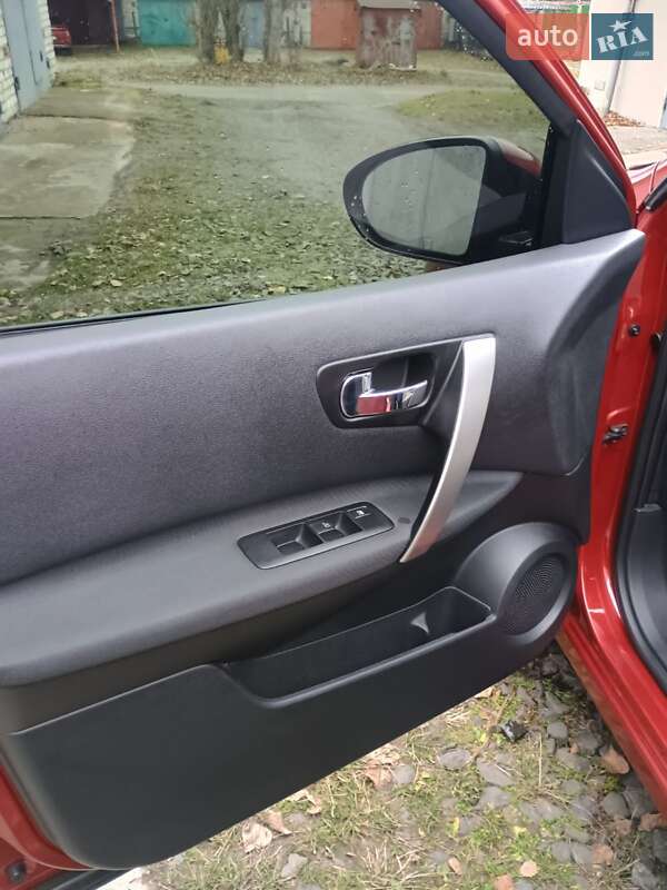 Внедорожник / Кроссовер Nissan Qashqai 2012 в Вараше