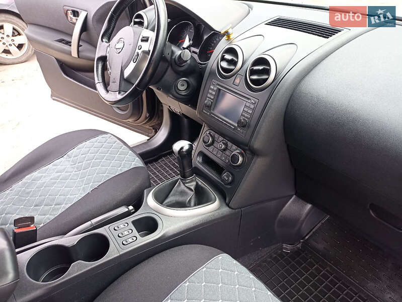 Внедорожник / Кроссовер Nissan Qashqai 2011 в Конотопе