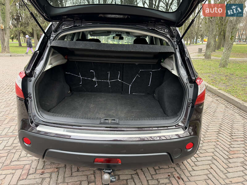 Внедорожник / Кроссовер Nissan Qashqai 2011 в Конотопе