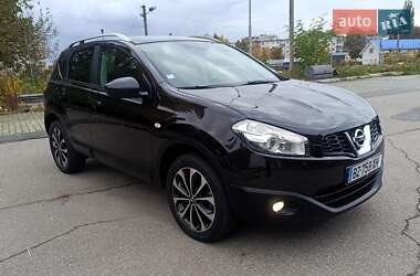 Позашляховик / Кросовер Nissan Qashqai 2011 в Житомирі