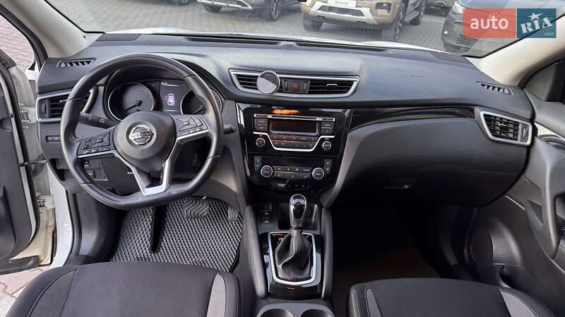Позашляховик / Кросовер Nissan Qashqai 2020 в Чернівцях