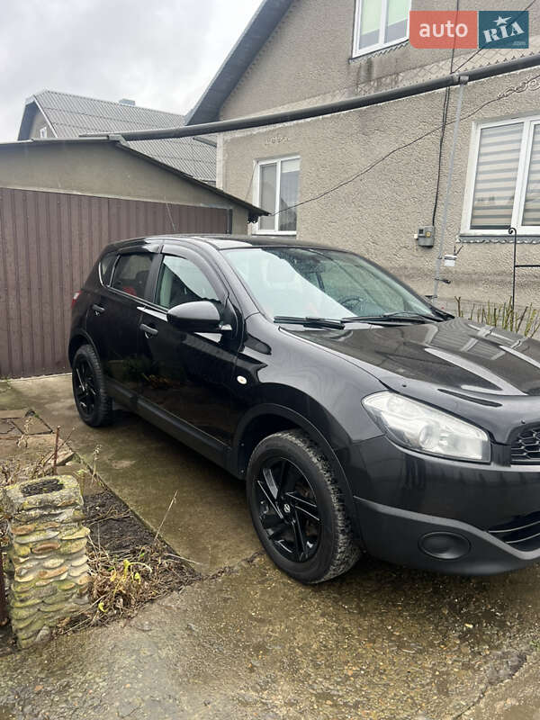 Внедорожник / Кроссовер Nissan Qashqai 2011 в Черновцах