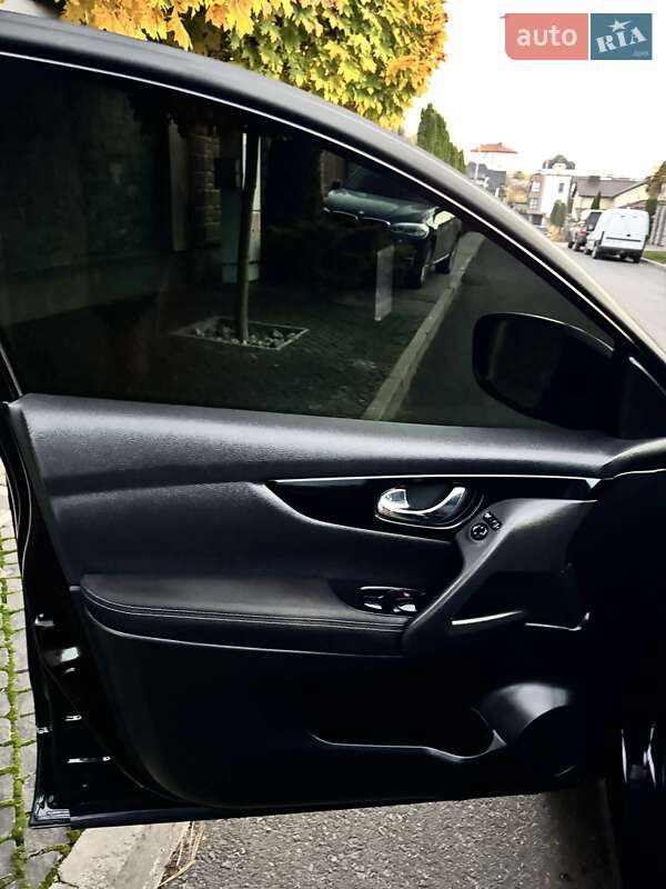 Внедорожник / Кроссовер Nissan Qashqai 2017 в Ровно