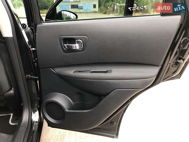 Позашляховик / Кросовер Nissan Qashqai 2012 в Житомирі