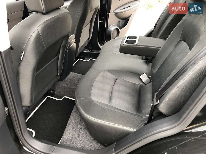 Позашляховик / Кросовер Nissan Qashqai 2012 в Житомирі