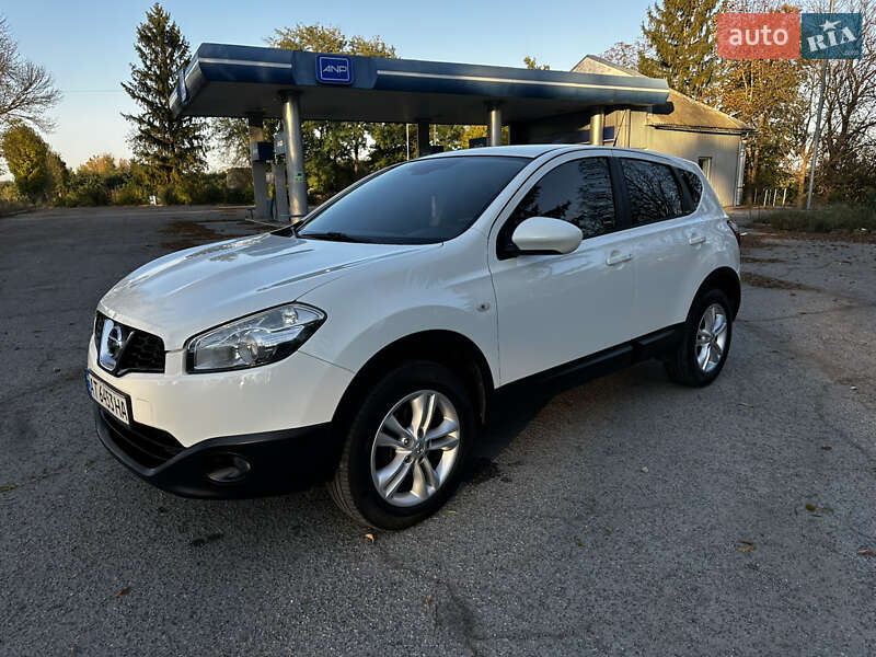 Внедорожник / Кроссовер Nissan Qashqai 2010 в Кицмани