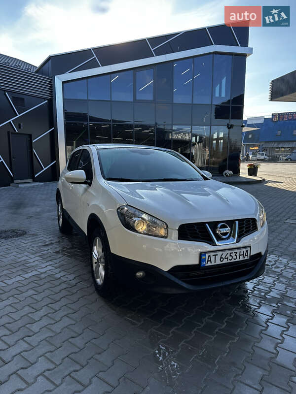 Внедорожник / Кроссовер Nissan Qashqai 2010 в Кицмани