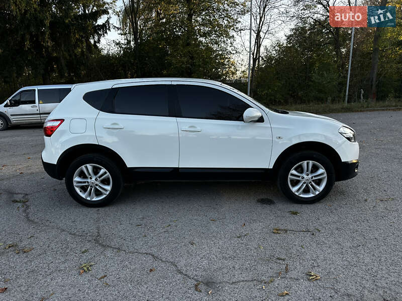 Внедорожник / Кроссовер Nissan Qashqai 2010 в Кицмани