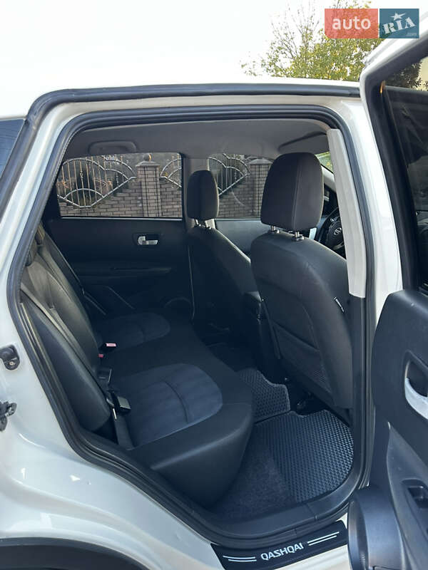 Внедорожник / Кроссовер Nissan Qashqai 2010 в Кицмани