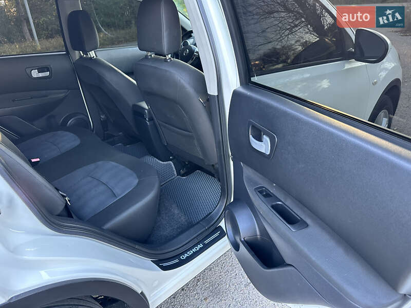 Внедорожник / Кроссовер Nissan Qashqai 2010 в Кицмани