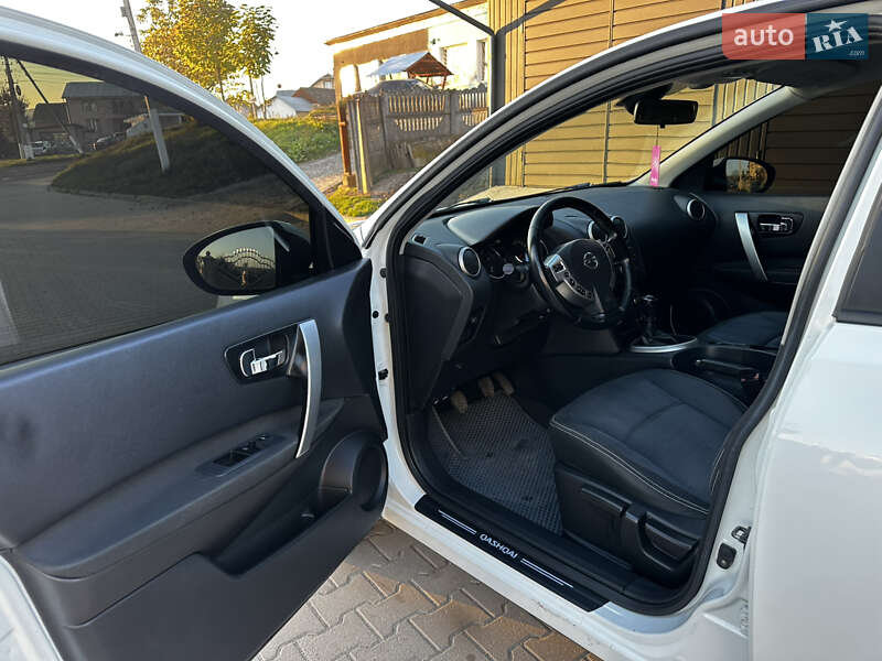 Внедорожник / Кроссовер Nissan Qashqai 2010 в Кицмани