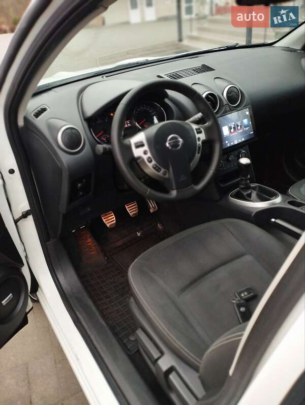 Внедорожник / Кроссовер Nissan Qashqai 2010 в Кременце