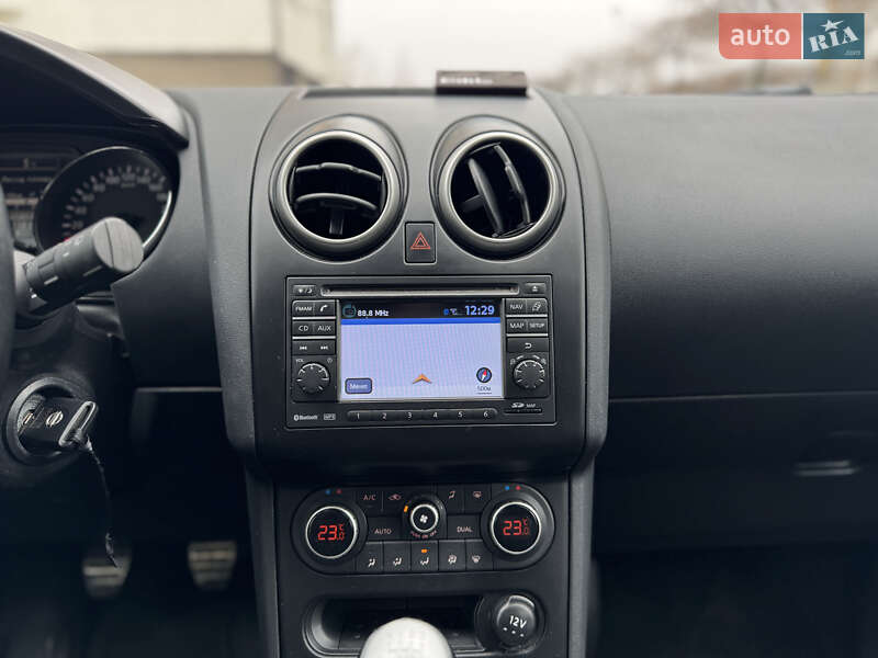 Внедорожник / Кроссовер Nissan Qashqai 2013 в Ивано-Франковске