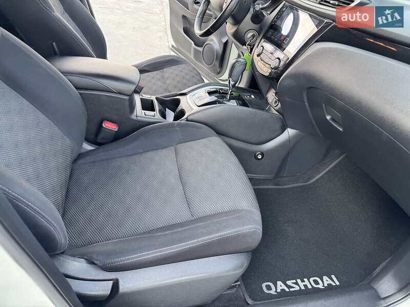 Позашляховик / Кросовер Nissan Qashqai 2016 в Києві
