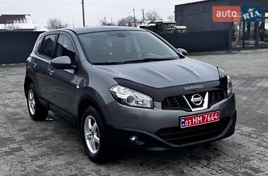 Позашляховик / Кросовер Nissan Qashqai 2011 в Косові
