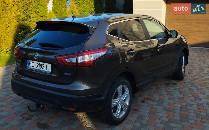 Позашляховик / Кросовер Nissan Qashqai 2015 в Львові