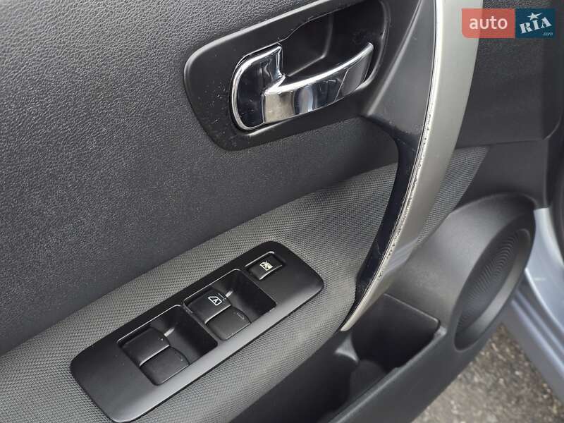 Внедорожник / Кроссовер Nissan Qashqai 2010 в Хмельницком