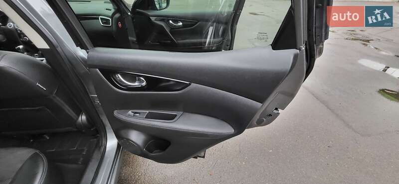 Позашляховик / Кросовер Nissan Qashqai 2015 в Кременчуці