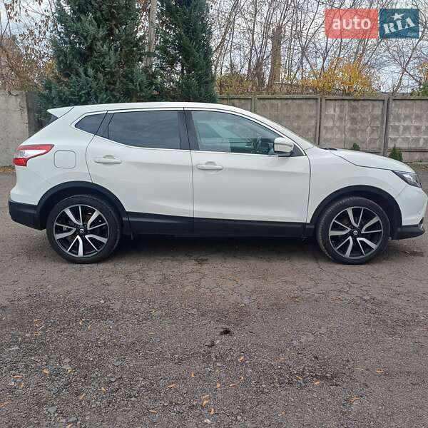 Внедорожник / Кроссовер Nissan Qashqai 2015 в Ровно