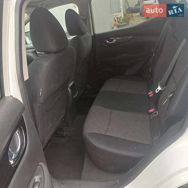 Внедорожник / Кроссовер Nissan Qashqai 2015 в Ровно