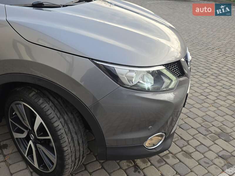 Внедорожник / Кроссовер Nissan Qashqai 2017 в Ивано-Франковске
