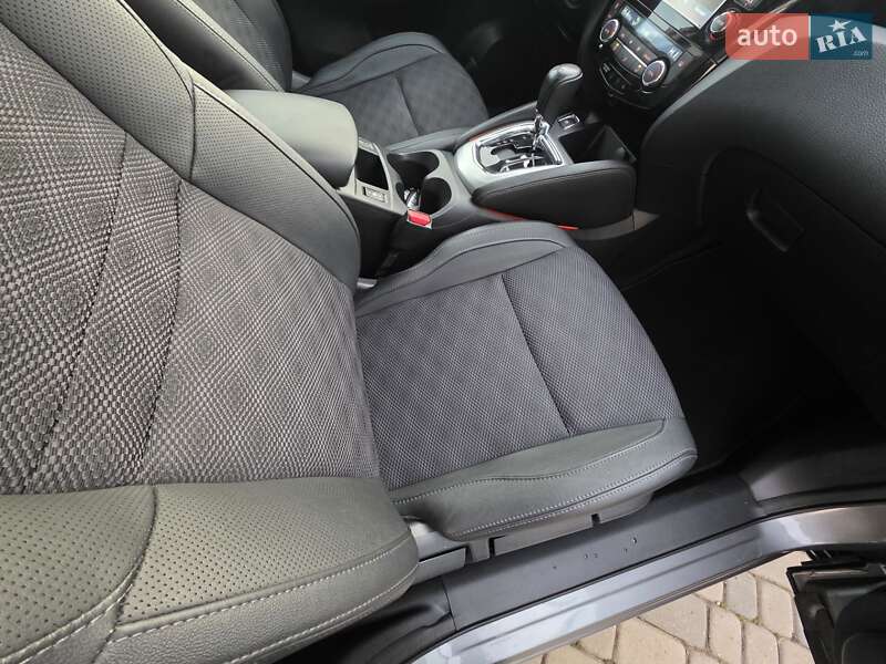 Внедорожник / Кроссовер Nissan Qashqai 2017 в Ивано-Франковске