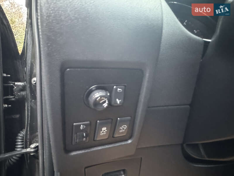 Позашляховик / Кросовер Nissan Qashqai 2012 в Рівному