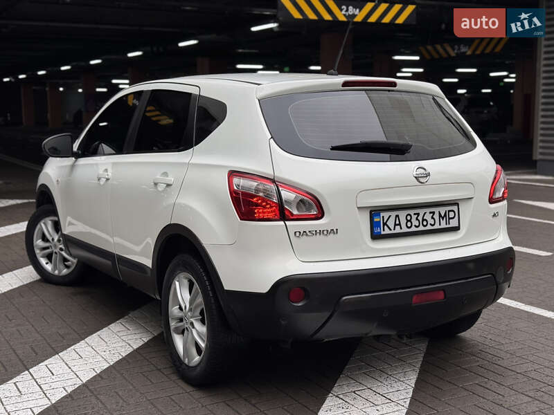 Позашляховик / Кросовер Nissan Qashqai 2012 в Києві